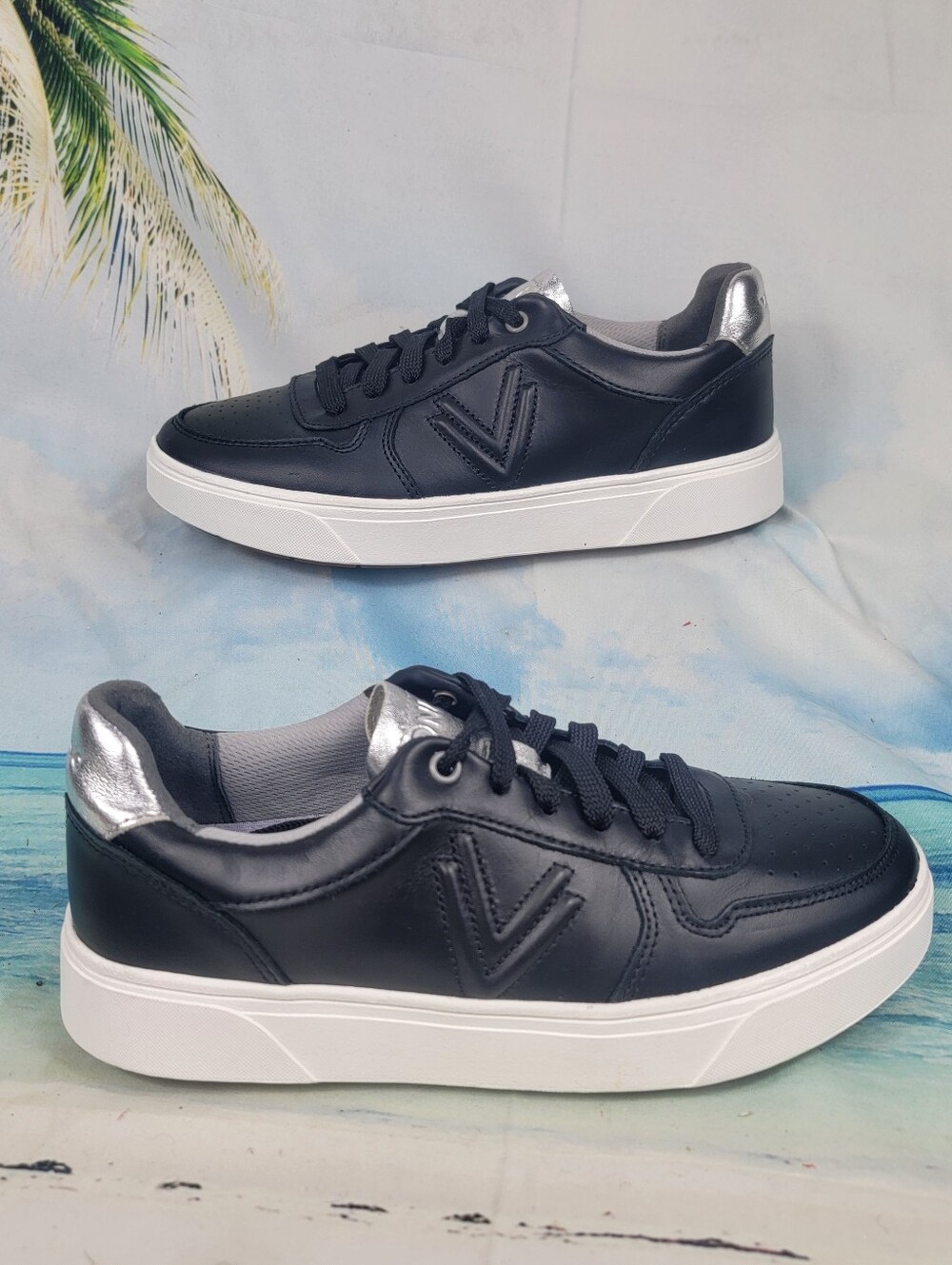 VIONIC Kimmie Court Sneakers Womens 7 Wide